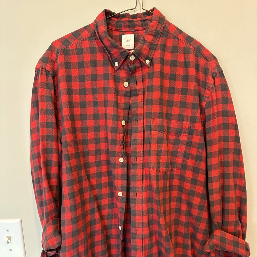 Men's H and M Brick and Charcoal- colored plaid button down Size Large